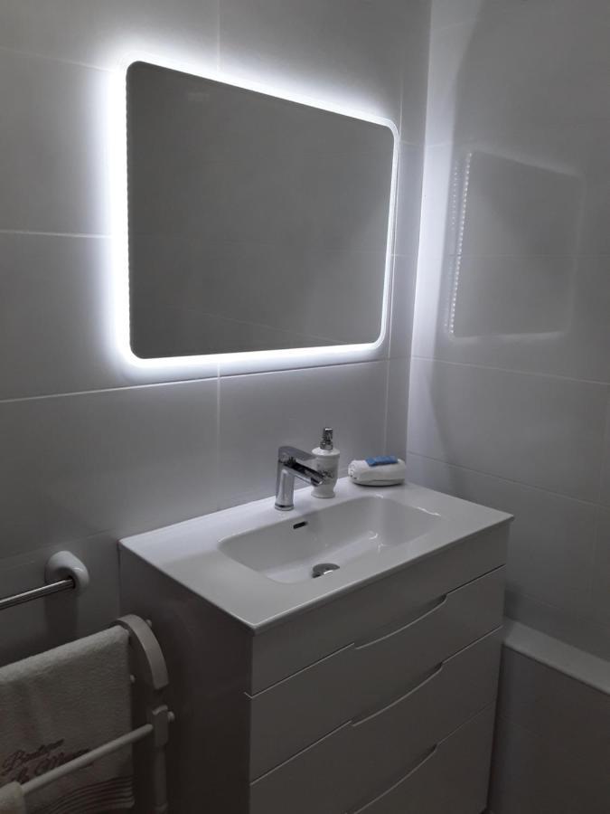 Calistros Minimum One Night Apartment